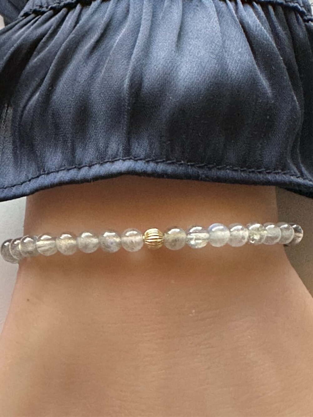14K Gold Corrugated Accent Bead Natural Labradorite Gemstone Stretch Bracelet - Picture 6 of 7